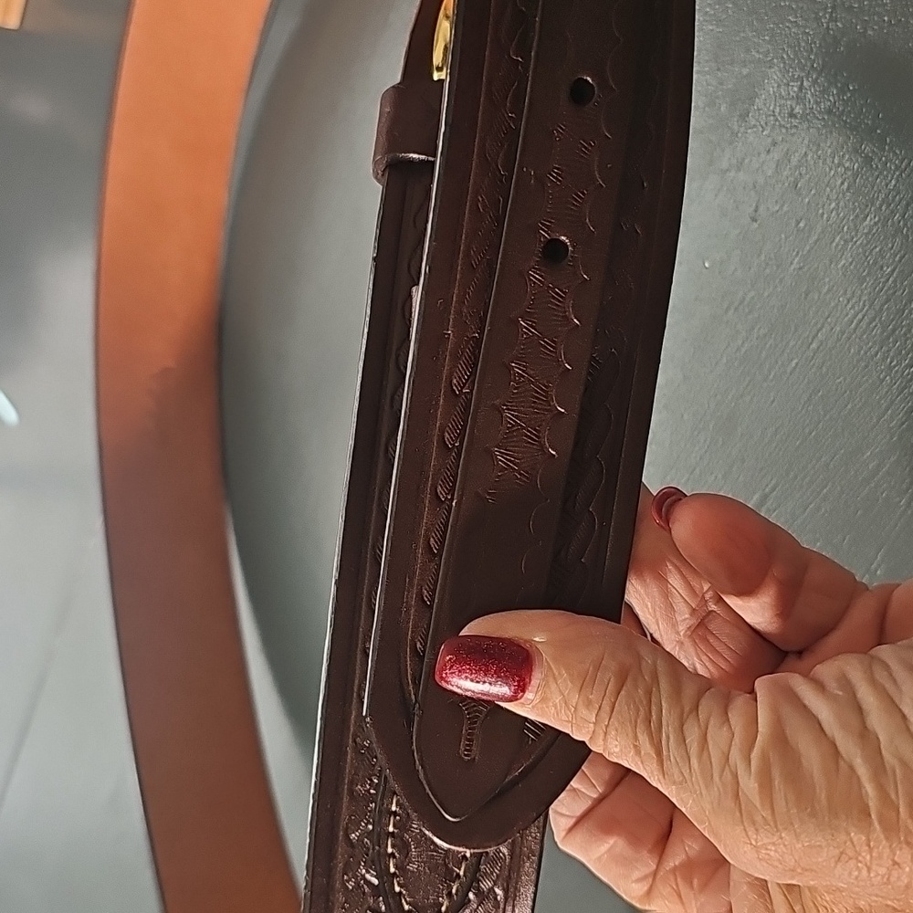 Cabela's leather belt. Unesex. Great style. NWT. DARK BROWN. - Picture 14 of 16